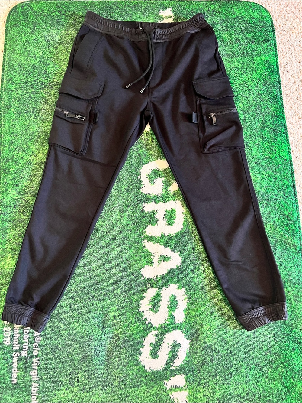 Men’s Zara Black Cargo Cropped Sweatpants with Zippered Pockets Size Medium